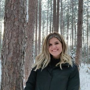 Meet your Posher, Lena